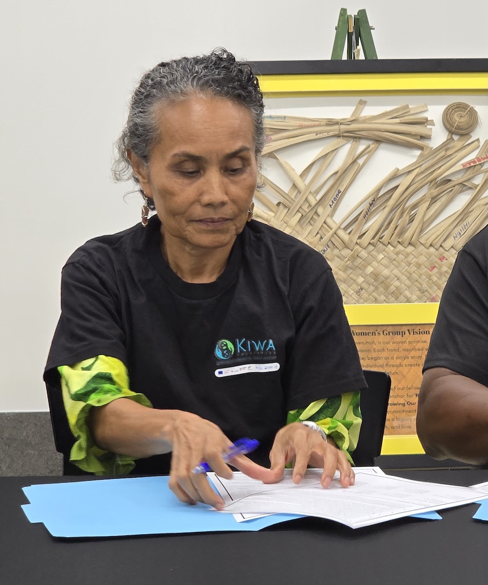 Governor's signing of Kiwa agreement
